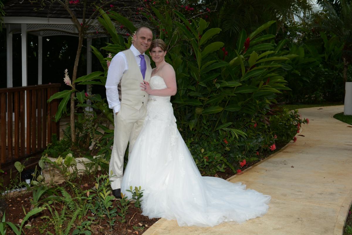 Shannon and Nigel’s Beachside Wedding in Jamaica!!